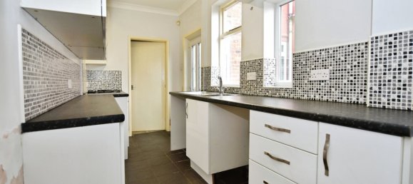 2 bedrooms House in Worksop, United Kingdom No. 2303 5