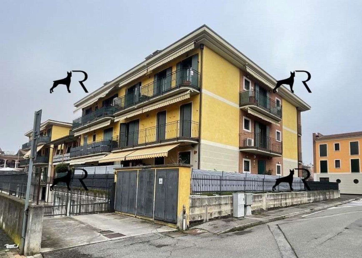 Apartamento de 4 habitaciónes en Travagliato, Italy No. 7097
