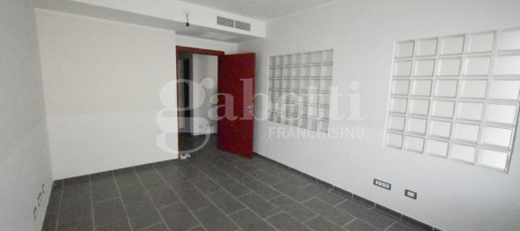2 rooms Office in Olbia, Italy No. 344765 2