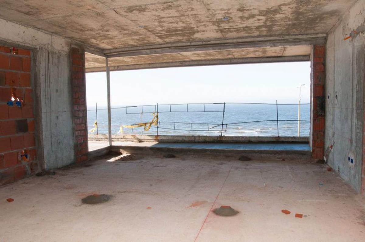 3 bedrooms Apartment in Maldonado, Uruguay No. 12102