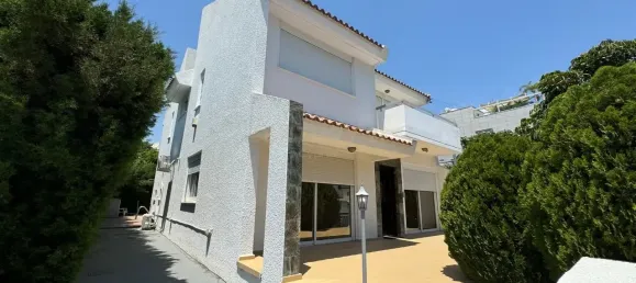 4 bedrooms Villa in Agios Athanasios, Cyprus No. 488 2