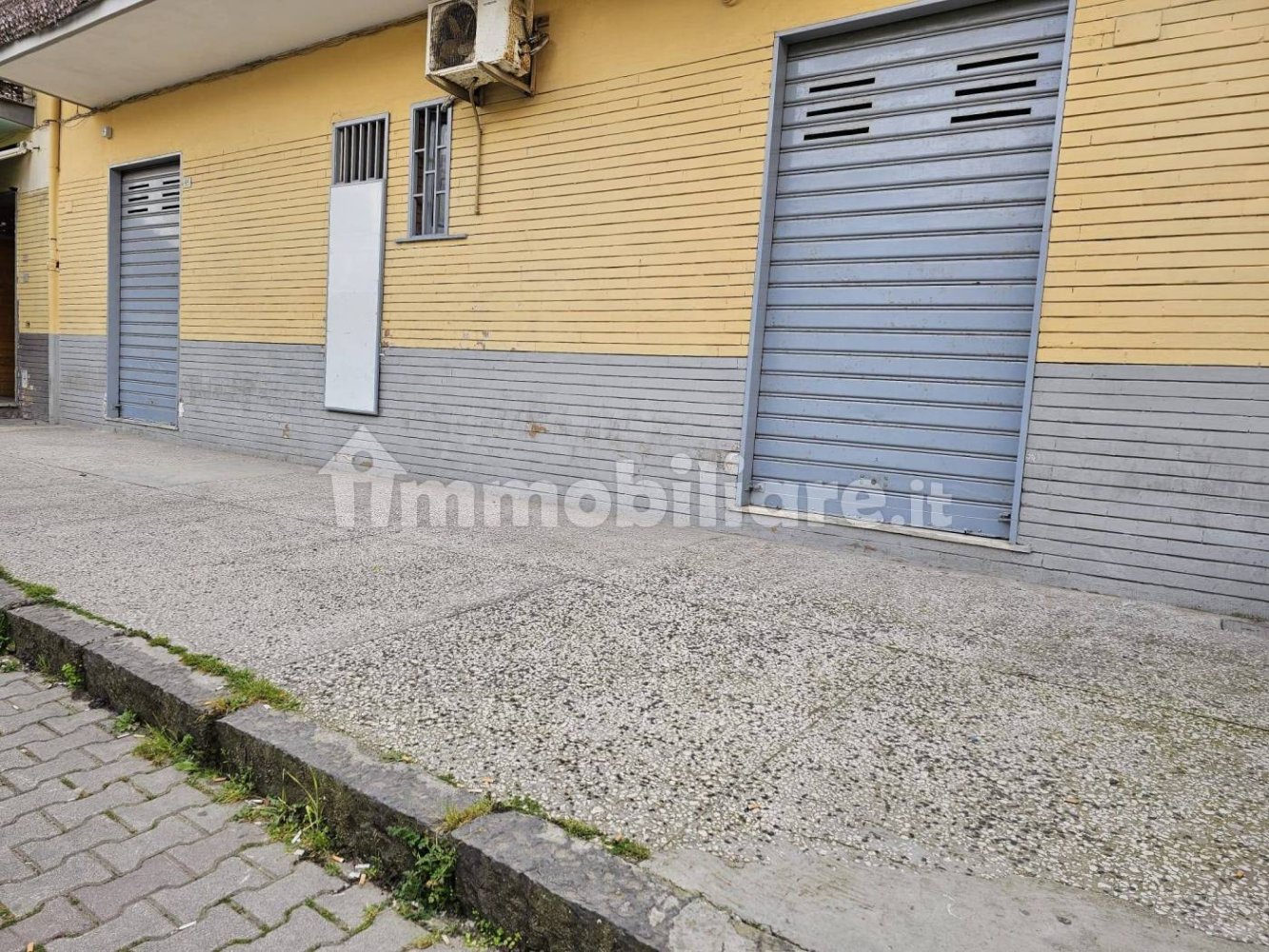 1 room Commercial property in Sant'Arpino, Italy No. 160008