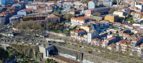 553m² Building in Porto, Portugal No. 109405 21