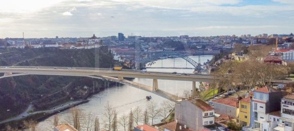 553m² Building in Porto, Portugal No. 109405 33