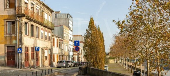 553m² Building in Porto, Portugal No. 109405 18