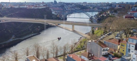 553m² Building in Porto, Portugal No. 109405 35