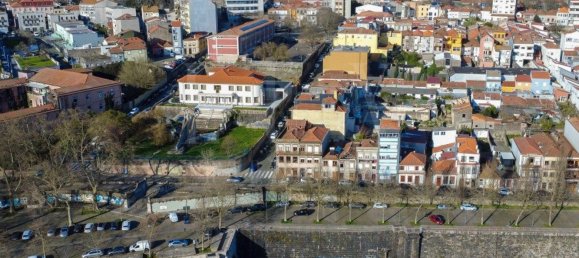 553m² Building in Porto, Portugal No. 109405 20