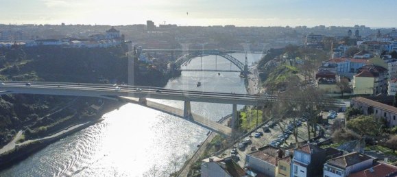 553m² Building in Porto, Portugal No. 109405 24