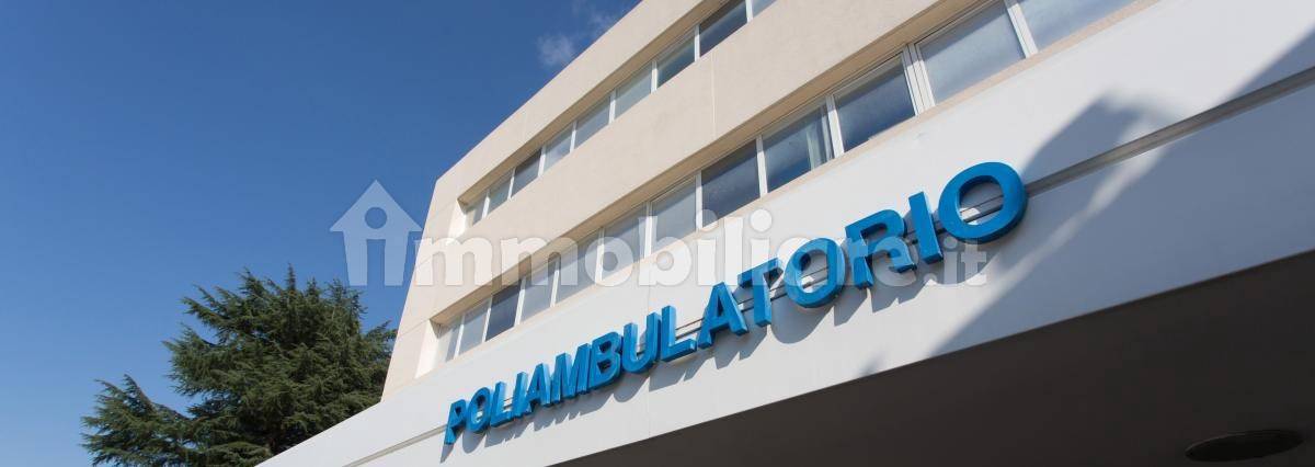 5 rooms Commercial property in Rome, Italy No. 333999