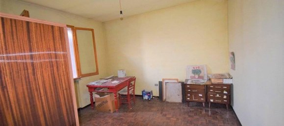 Casa de 4 habitaciónes en Russi, Italy No. 24446 3