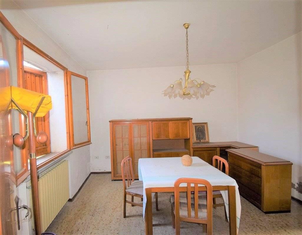 Casa de 4 habitaciónes en Russi, Italy No. 24446