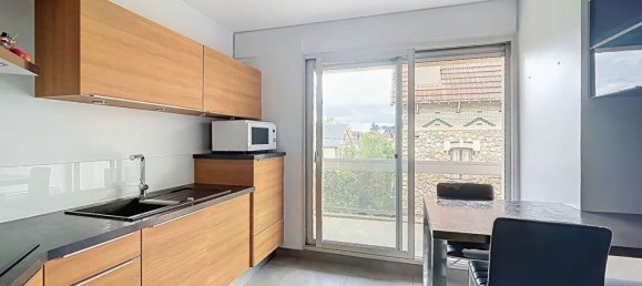 Apartamento de 2 dormitorios en Garches, France No. 320469 3