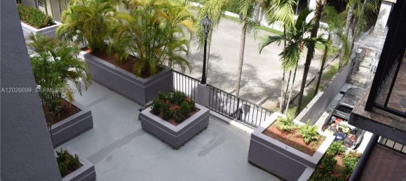 1 dormitorio propiedad comercial en venta en Miami, Miami-Dade, Florida, USA № 615049 10