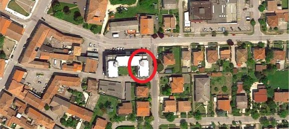 90m² Office in Castelmassa, Italy No. 58024 2