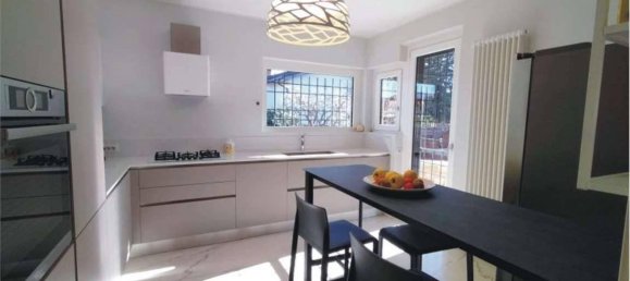 Вилла с 10 комнатами в Брембате ди Сопра, Италия № 29585 2