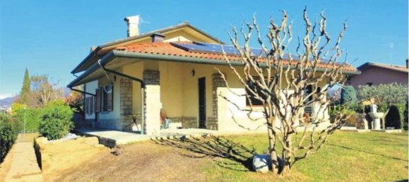 Вилла с 10 комнатами в Брембате ди Сопра, Италия № 29585 4