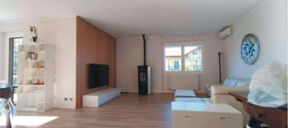 Вилла с 10 комнатами в Брембате ди Сопра, Италия № 29585 10