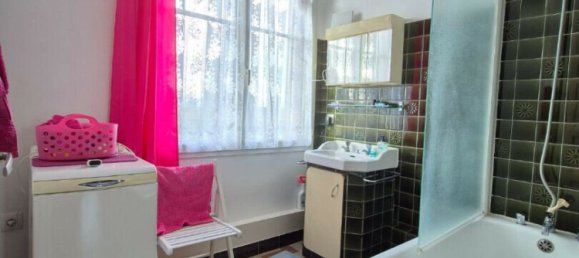 3 bedrooms House in Mayenne, France No. 357654 10