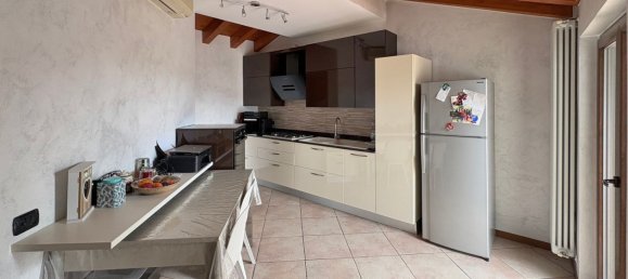 3-salle Appartement à Brembate di Sopra, Italy No. 338602 12