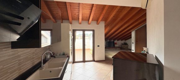 3-salle Appartement à Brembate di Sopra, Italy No. 338602 6