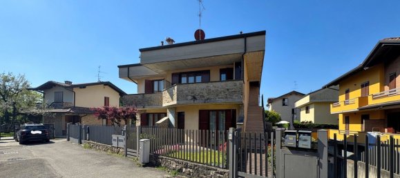 3-salle Appartement à Brembate di Sopra, Italy No. 338602 24