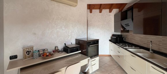 3-salle Appartement à Brembate di Sopra, Italy No. 338602 10