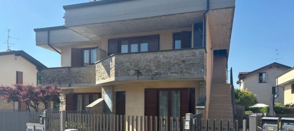 3-salle Appartement à Brembate di Sopra, Italy No. 338602 3