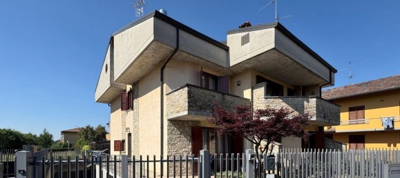 3-salle Appartement à Brembate di Sopra, Italy No. 338602 27