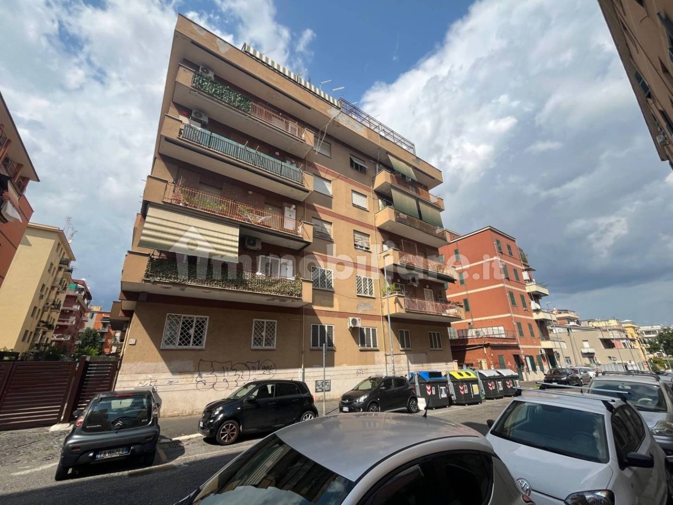 4 bedrooms Apartment in Rome, Italy No. 337895