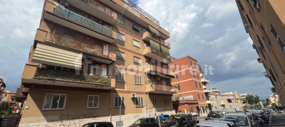 4 bedrooms Apartment in Rome, Italy No. 337895 20