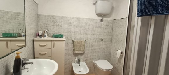 Дом с 3 комнатами в Изерния, Италия № 106450 6