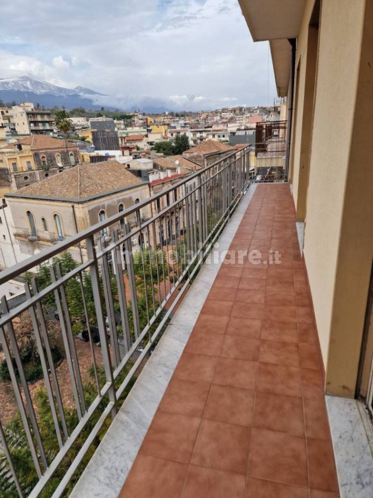 Apartamento T2 em Aci Catena, Italy N.º 250804