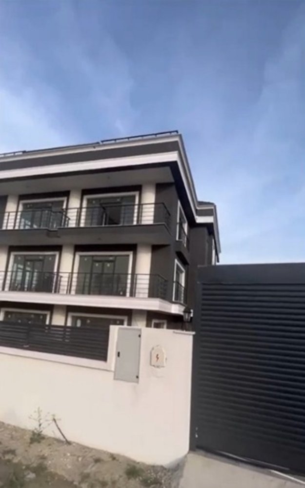 Villa 5+3 in Istanbul, Turkey No. 24696