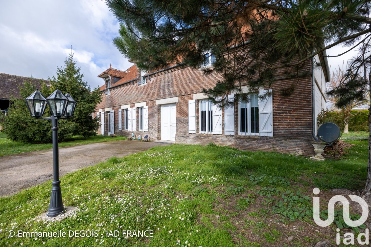 6 bedrooms House in Torvilliers, France No. 76425