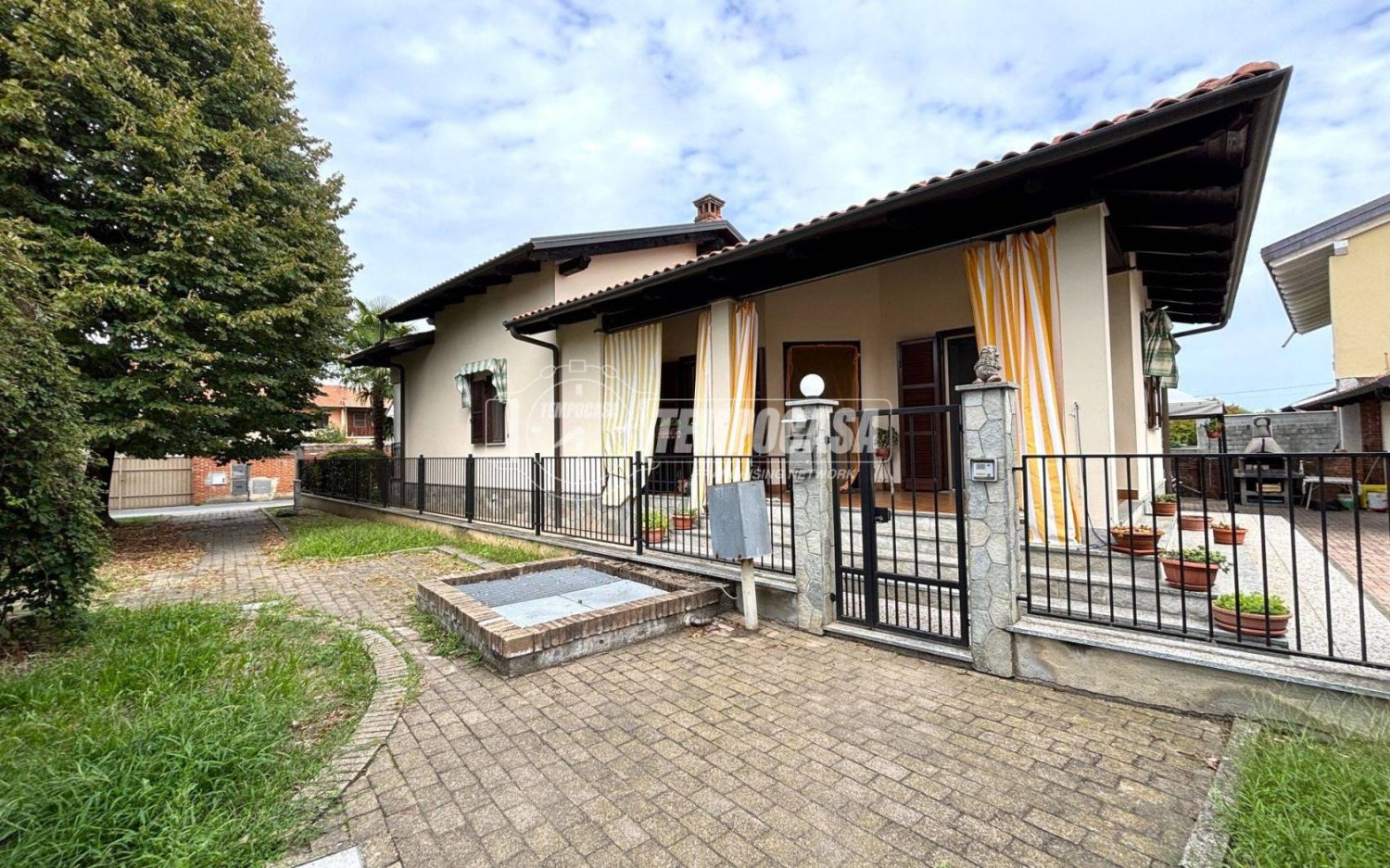 3 bedrooms Villa in Mazzè, Italy No. 367892