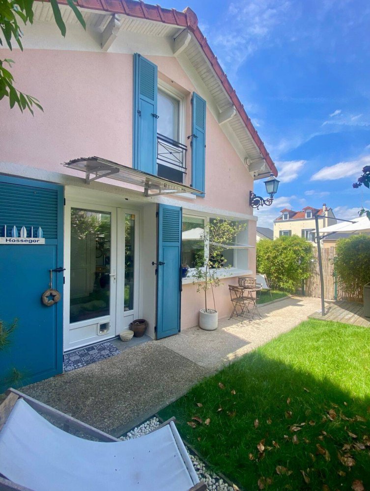 1 غرف نوم منزل في Rueil-Malmaison, France رقم 327066