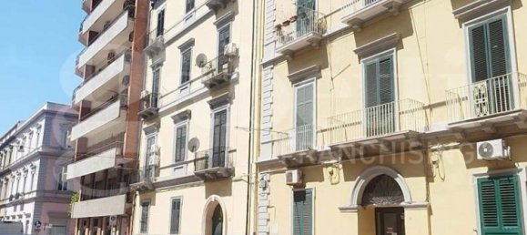 3 bedrooms Apartment in Taranto, Italy No. 297946 3