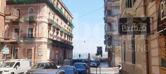 3 bedrooms Apartment in Taranto, Italy No. 297946 4