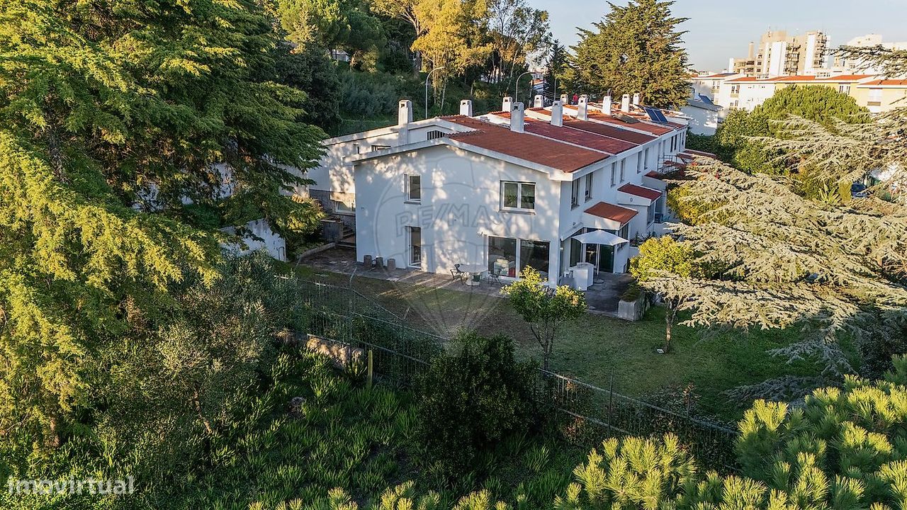 4 chambres Maison à Amadora, Portugal No. 158367