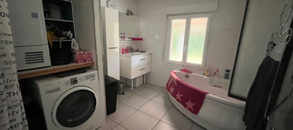 4 bedrooms House in Chatellerault, France No. 308509 7