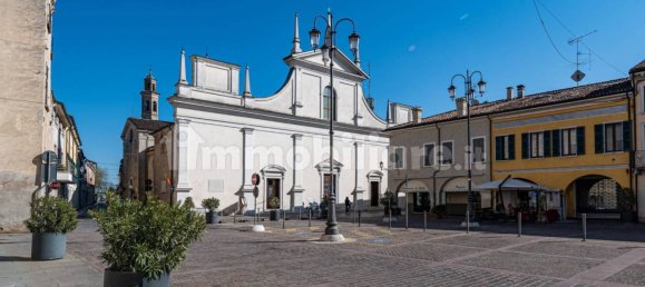 4 rooms Commercial property in Castel Goffredo, Italy No. 117174 2