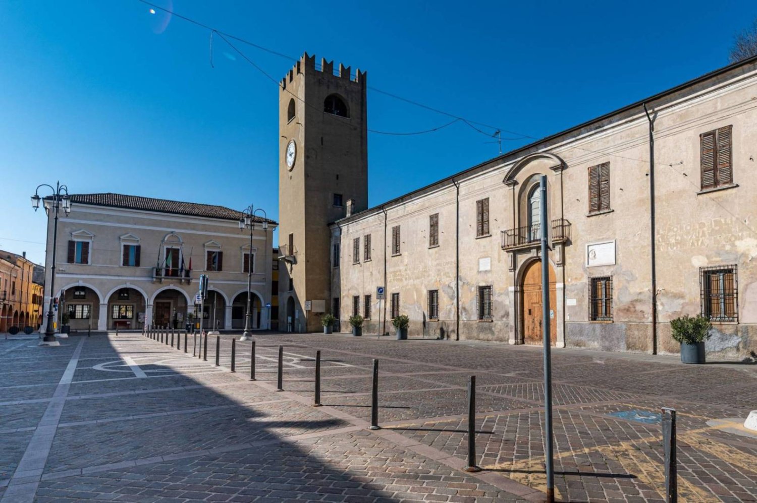 4 rooms Commercial property in Castel Goffredo, Italy No. 117174