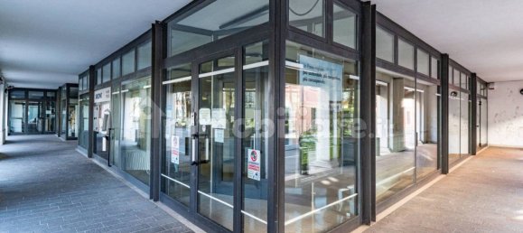 4 rooms Commercial property in Castel Goffredo, Italy No. 117174 6