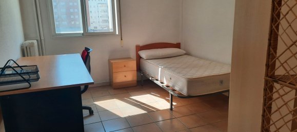 Квартира с 4 спальнями в Бадахос, Испания № 154166 18