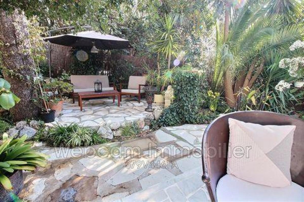 2 bedrooms Condo in Cannes, France No. 13806