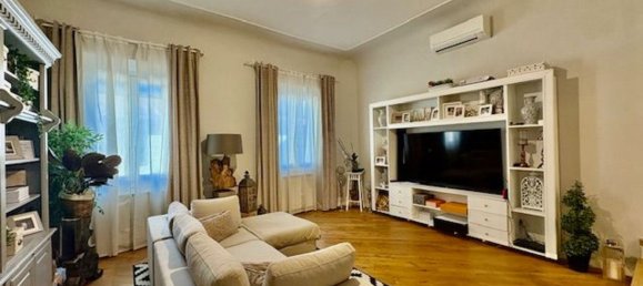 5 rooms Apartment in Florence, Italy No. 214591 6