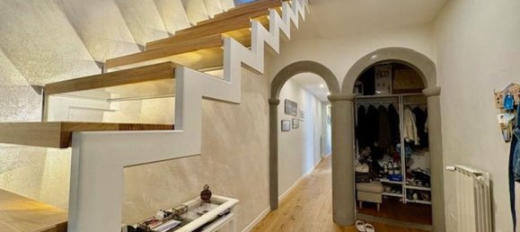 5 rooms Apartment in Florence, Italy No. 214591 13