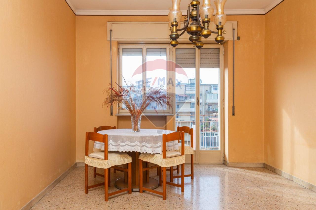 3غرفة شقة في Catania, Italy رقم 14756