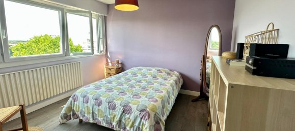 Apartamento de 2 dormitorios en Decines-Charpieu, France No. 334934 4