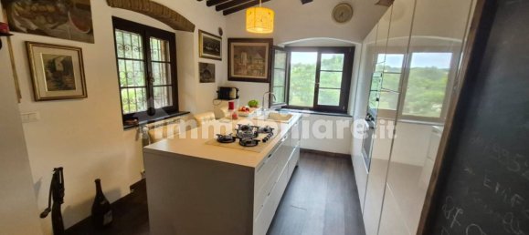 3 bedrooms House in Livorno, Italy No. 354609 4